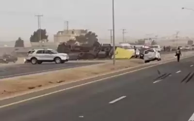 وفاة سائق مركبة شحن بحادث تدهور