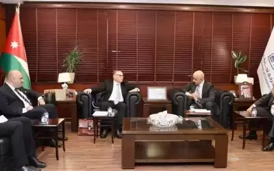 الحاج توفيق يبحث العلاقات التجارية مع