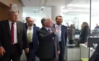 الملك: الصناعات الدوائية أولوية في رؤية