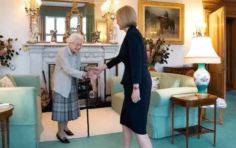 رئيسة وزراء بريطانيا : قبلت تكليف