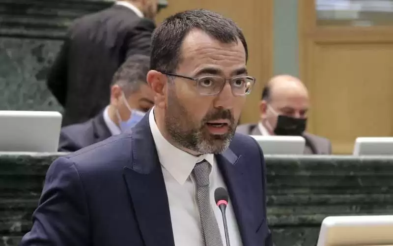 العتوم يسأل الحكومة عن صلاحية مياه