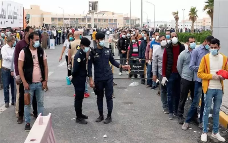 قرار جديد بترحيل 800 ألف مصريا