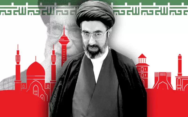 خامنئي يهيئ ابنه لخلافته