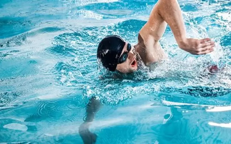 منتخب السباحة يرفع رصيده إلى 9