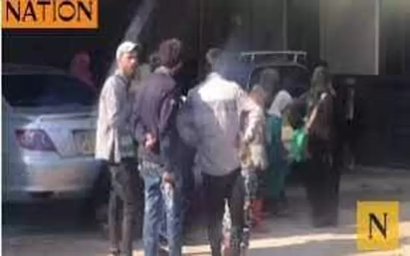 محافظ العاصمة يوقف اردنيين عائدين من