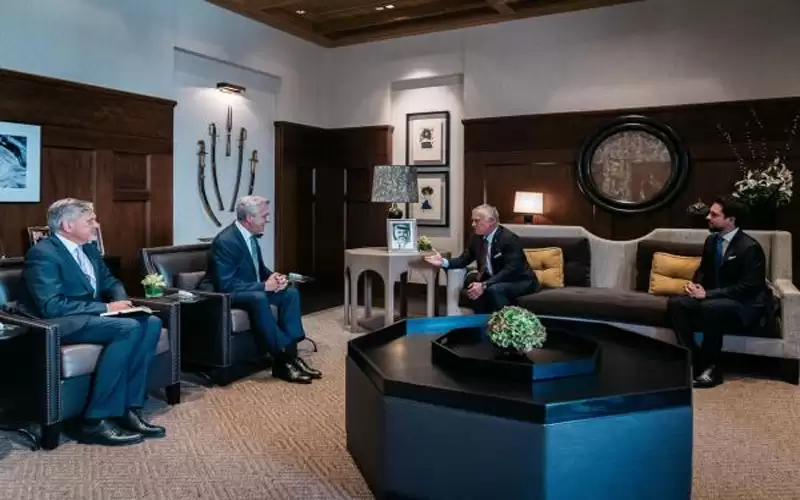 الملك ومفوض الامم المتحدة يبحثان تعزيز