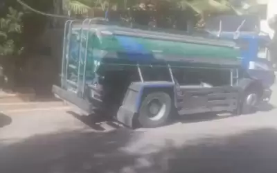ضبط حدث يقود صهريج مياه بالقرب
