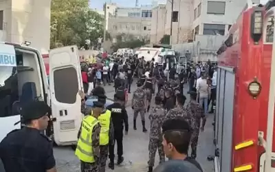 وفاة و6 إصابات إثر انهيار عمارة