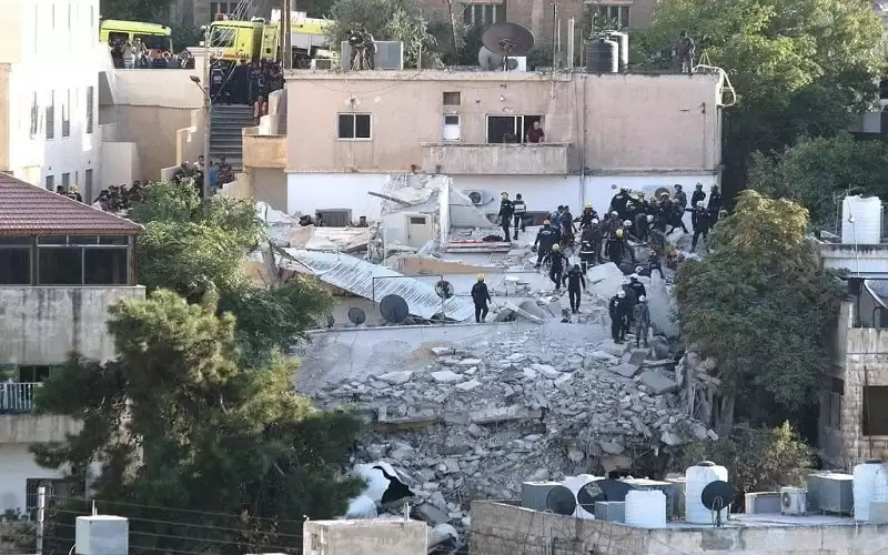 تجهيز كشافات في موقع حادثة اللويبدة