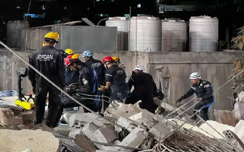 استخدام طائرة مسيرة لرصد محيط المبنى