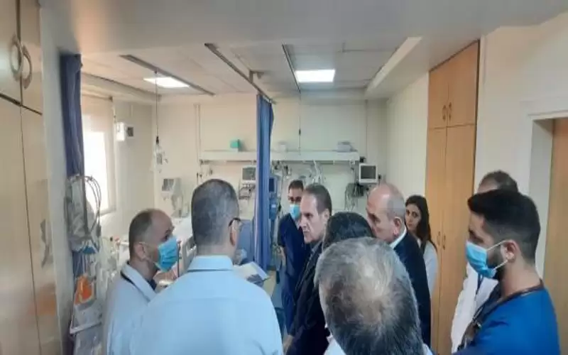 وزير الصحة يطمأن على مصابي حادثة