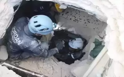 ايصال الماء والاوكسجين لمحاصر بعمارة اللويبدة