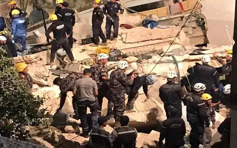 الامانة: عمر المبنى السكني المنهار باللويبدة