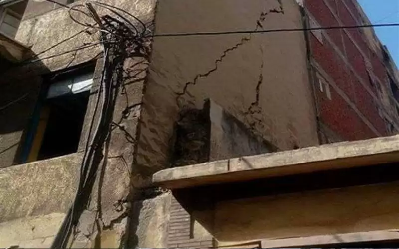 350 مبنى آيل للسقوط في محافظة