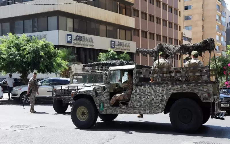 اقتحام عدة بنوك لبنانية منذ صباح