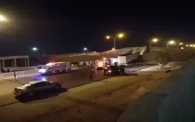 الكشف عن سبب اصطدام تريلا بجسر