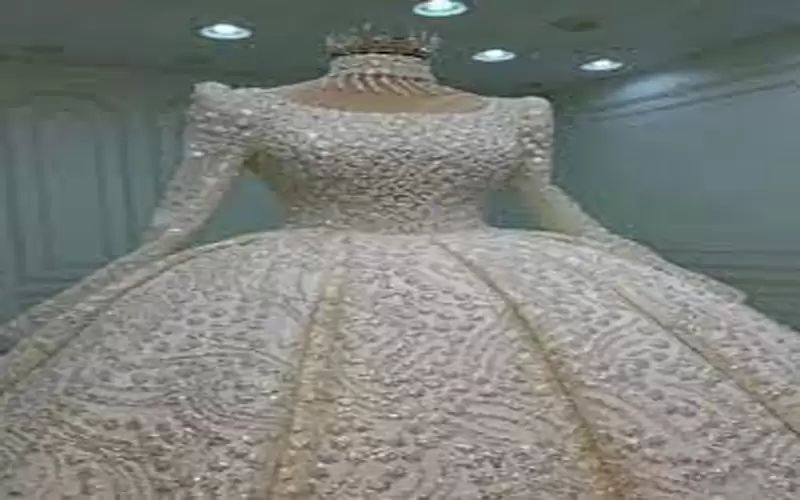 فستانا زفاف يثيران الجدل في الطفيلة