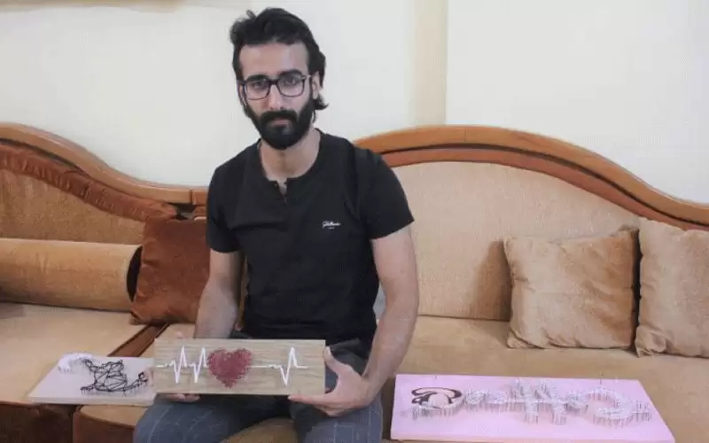 المصلح: يتقن الرسم بالخيوط والمسامير بالفطرة