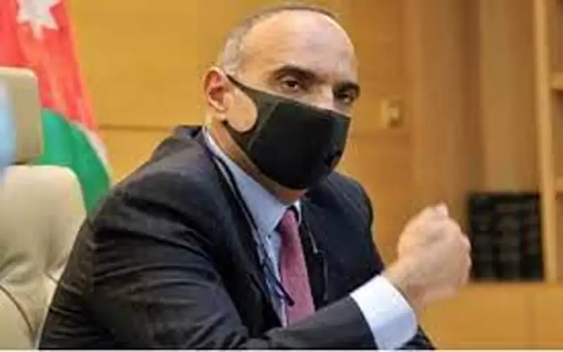 نقابة المحامين تطالب بوقف قانون الدفاع