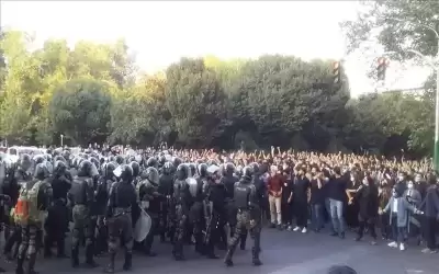 إيران.. تسعة قتلى منذ بدء التظاهرات