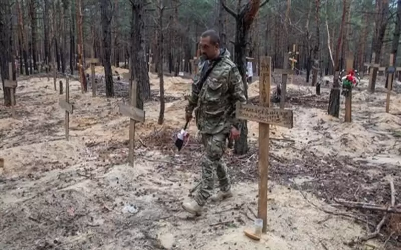 أوكرانيا تعلن انتشال 436 جثة من