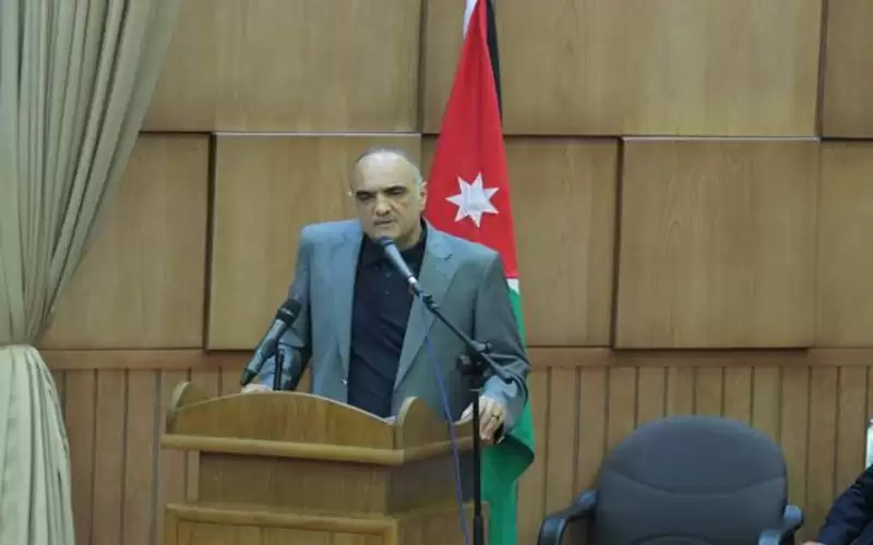 الخصاونة: نهدف لتوفير مليون فرصة عمل