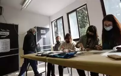 الإيطاليون يدلون بأصواتهم لاختيار برلمان جديد
