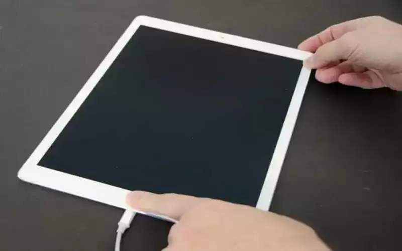 كيفية فتح جهاز iPad في حال