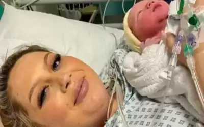 بريطانية تنجب طفلها بعد 24 ساعة