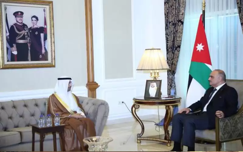 الخصاونة يستقبل أمين عام مجلس التعاون