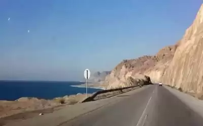 أعمال صيانة طريق البحر الميت -