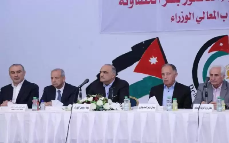 الخصاونة يتلمس احتياجات المواطنين في معان