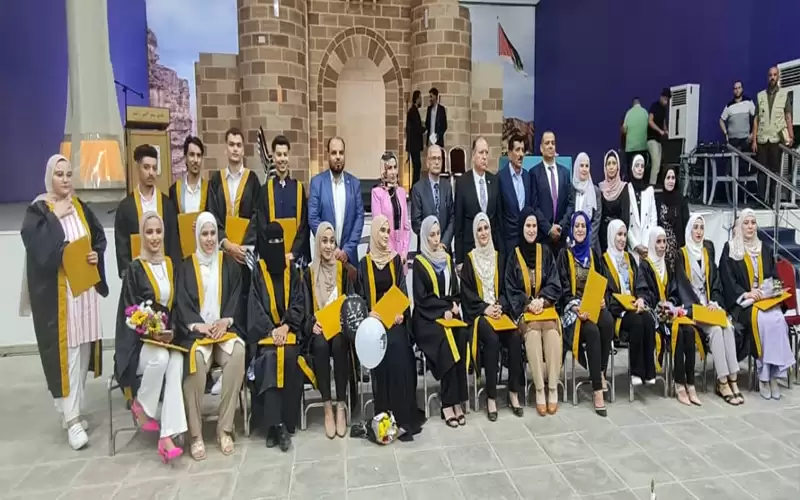 الدكتور عباسي يرعى حفل تخريج طلبة