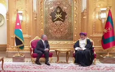 الملك يبحث مع سلطان عمان الملفات