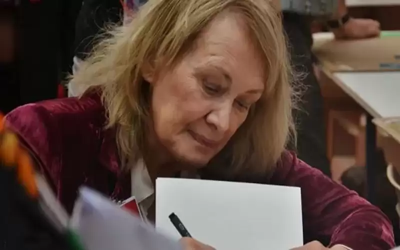 الكاتبة الفرنسية أني إرنو تفوز بجائزة