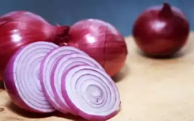 أسباب مهمة تجعلك تدرج البصل في
