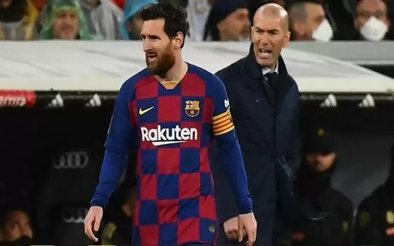 بمراوغة زيدان.. ميسي يفتح بابه لعالم