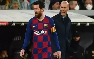 بمراوغة زيدان.. ميسي يفتح بابه لعالم