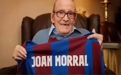 وفاة أكبر لاعب برشلوني على قيد