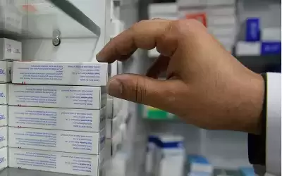 نقيب الصيادلة يطالب بإلغاء الضريبة على
