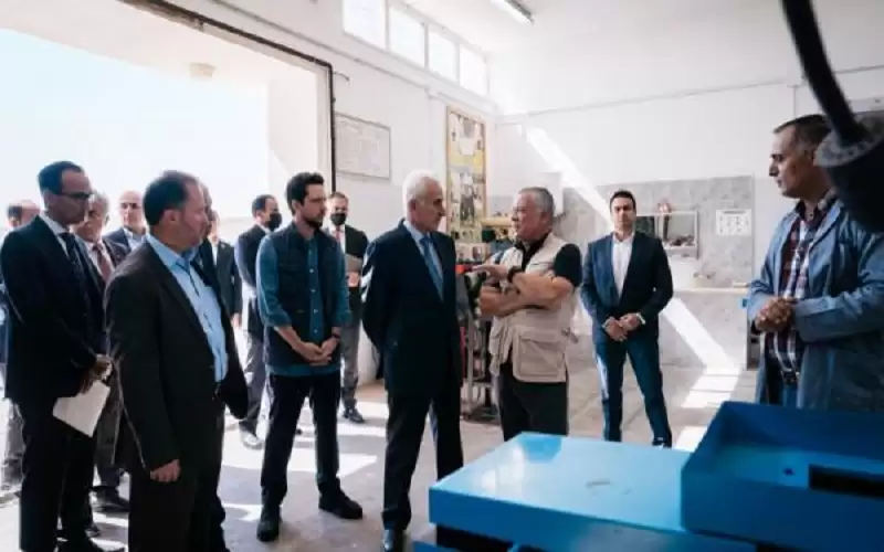 الملك يزور مدرسة أيل الثانوية الشاملة