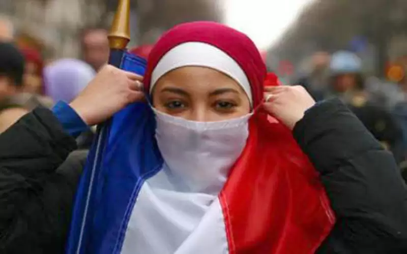 العدل الأوربية تسمح بحظر الحجاب بمقر