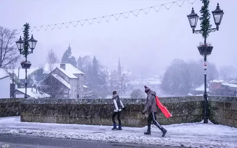 خوفا من انقطاع الكهرباء .. البريطانيون