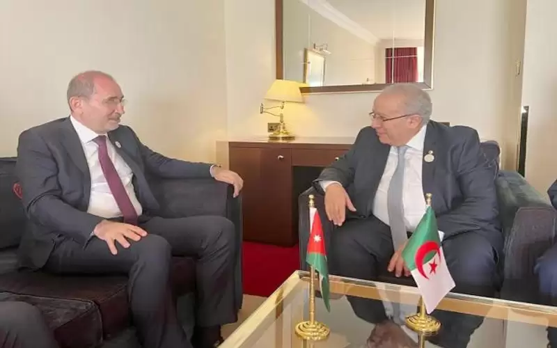 الصفدي إلى الجزائر لبحث تحضيرات القمة