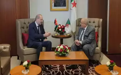 الأردن والجزائر يبحثان تحضيرات عقد القمة