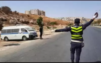 ضبط باص محملا بـ43 راكبا على