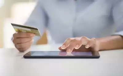 انخفاض حركات الدفع عبر محافظ إلكترونية