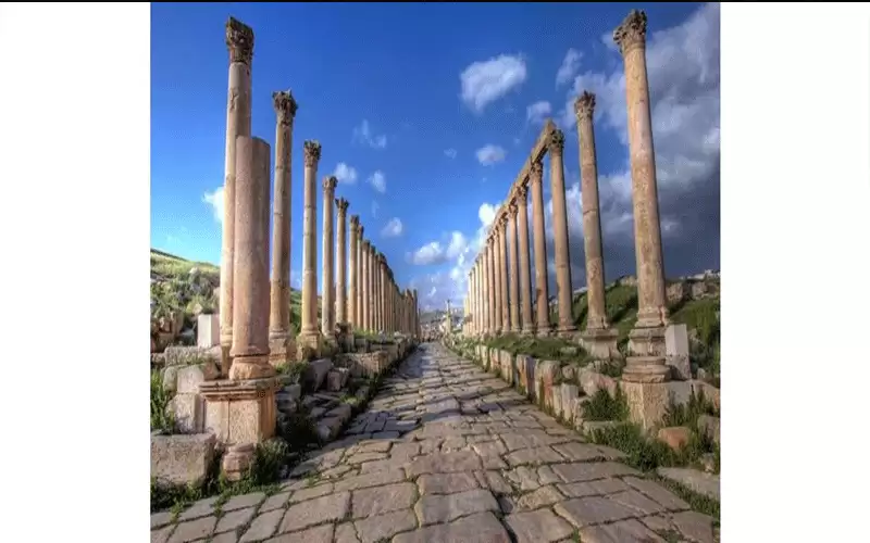 4.2 مليار دولار الدخل السياحي لنهاية