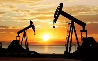 النفط يعاود الارتفاع بعد تراجع الدولار
