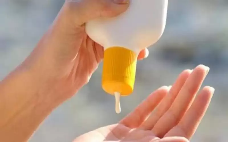 كيف يمكن الوقاية من أضرار الشمس؟